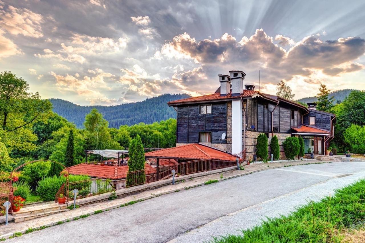 Hotel Smilen Smolyan Exterior photo