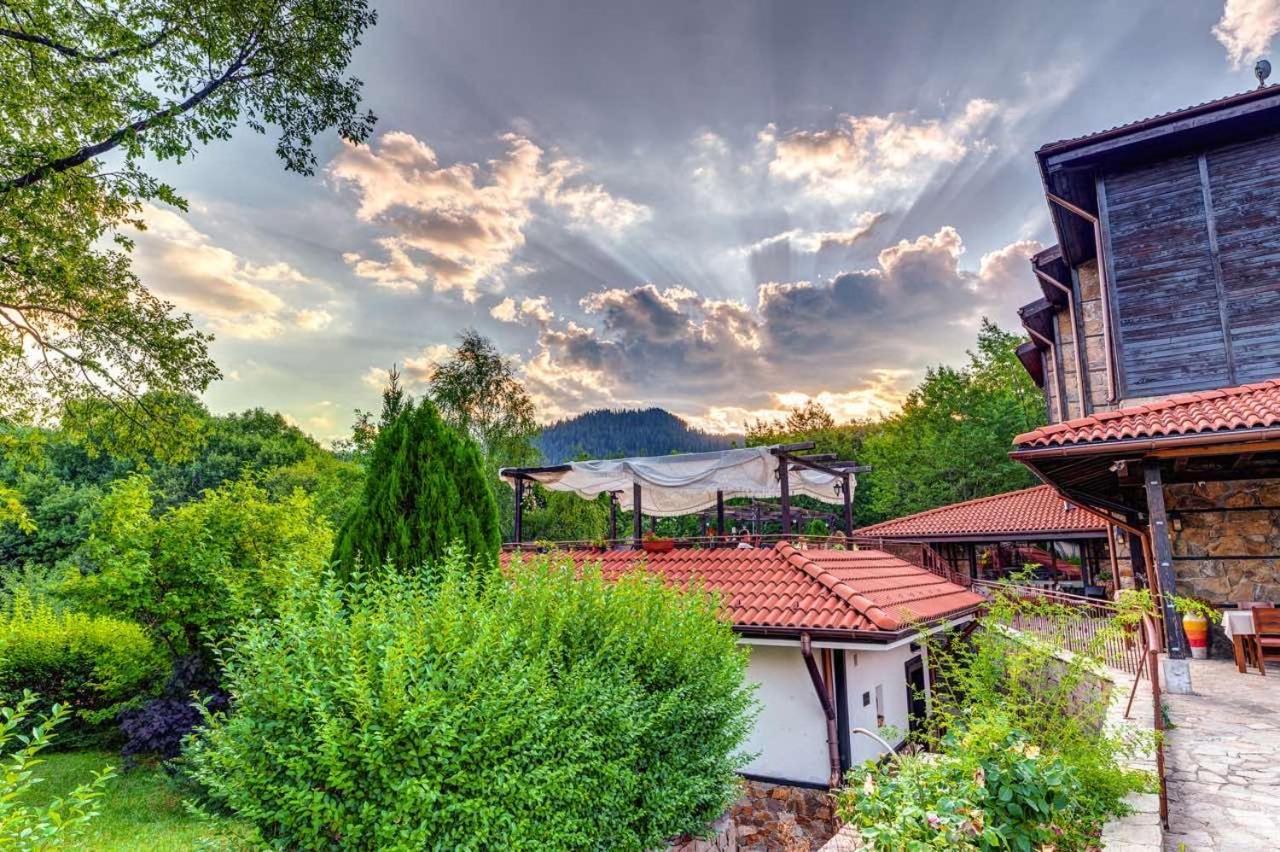 Hotel Smilen Smolyan Exterior photo